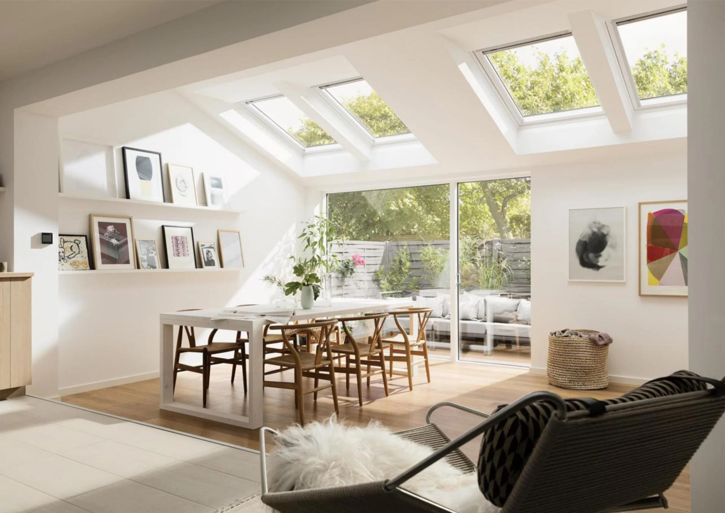 Large fixed and combination windows in a residential room