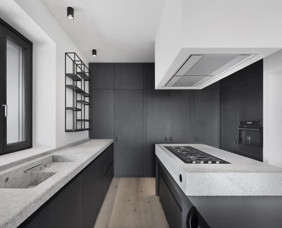 Handleless tall cabinetry with integrated appliances